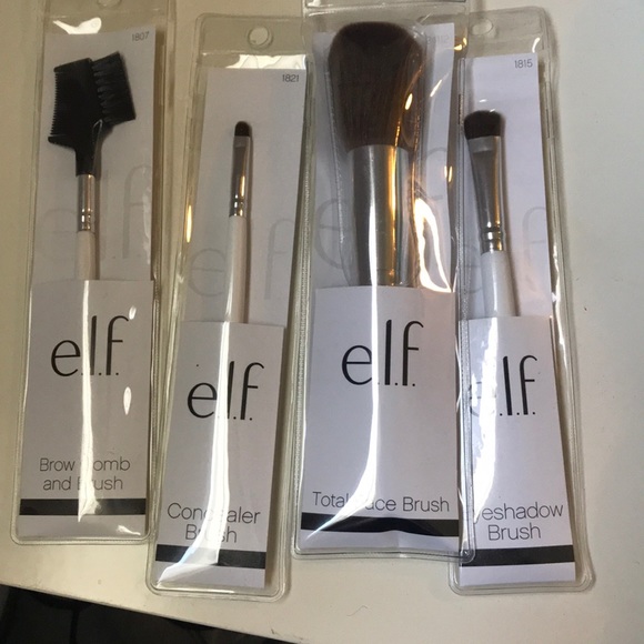 ELF Other - E.L.F Brush set with Brush Cleaner!!